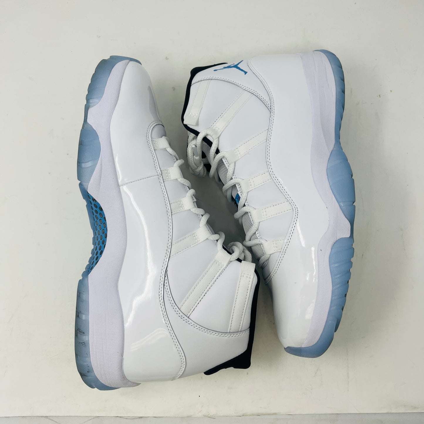 Jordan 11 Retro Legend Blue (2024)
