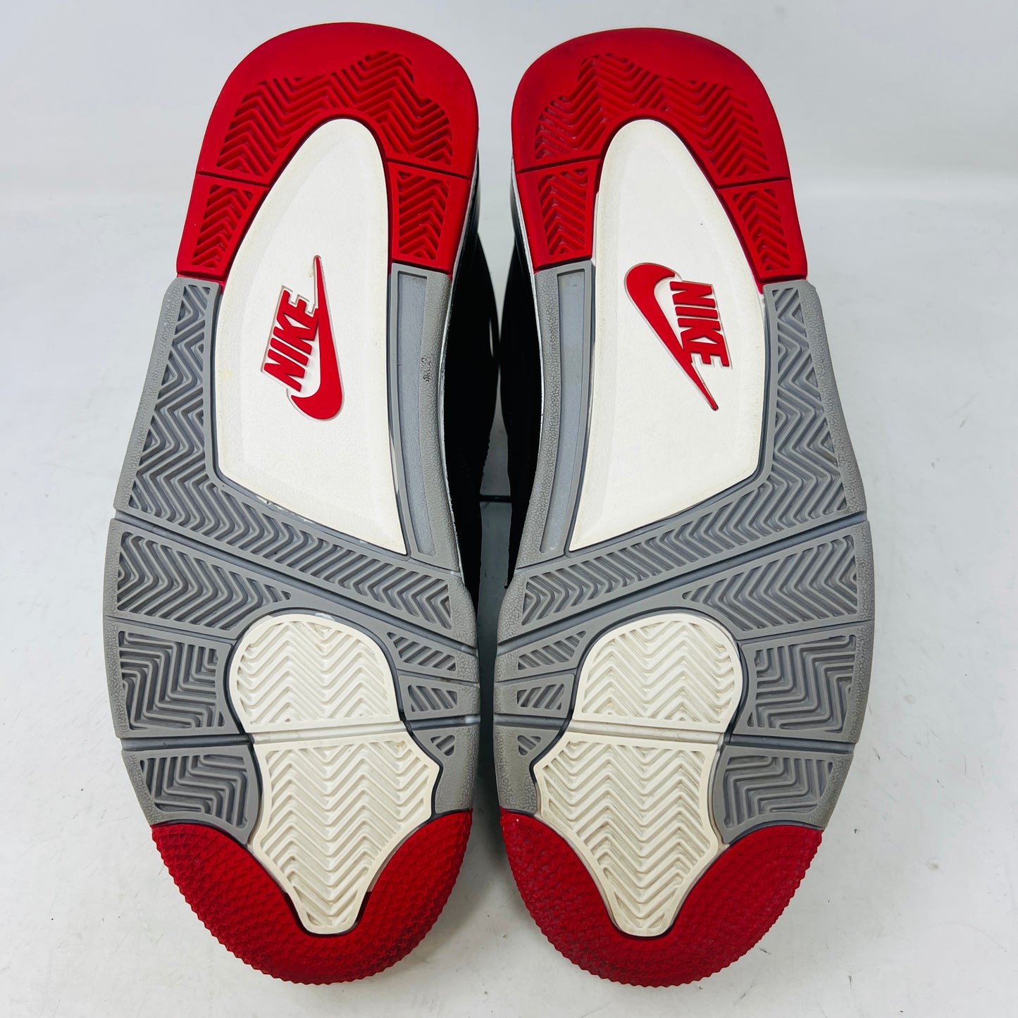 Jordan 4 Retro Bred (2019)