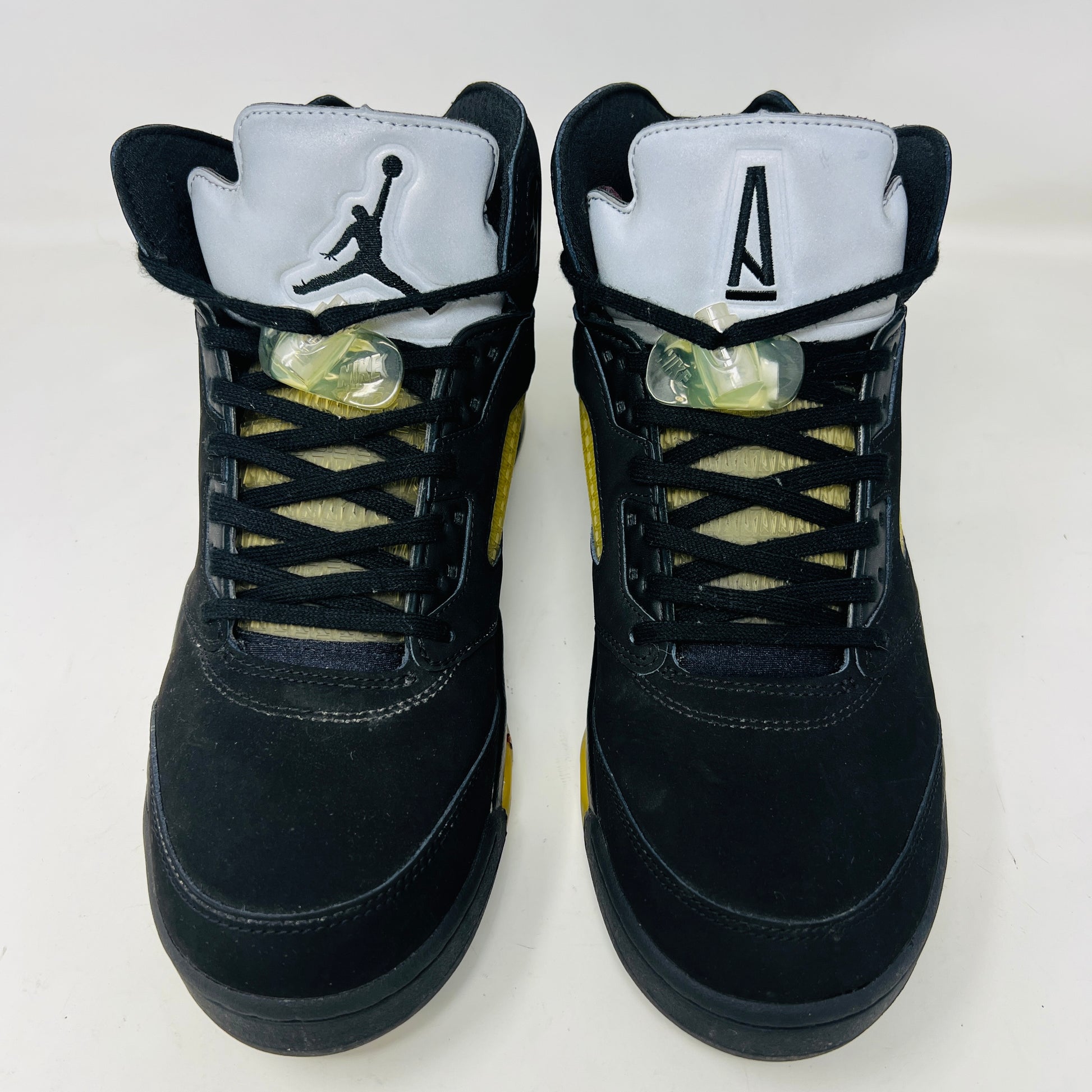 Jordan 5 Retro A Ma Maniére Dusk with extra laces, condition 8.75/10, 2023 edition.