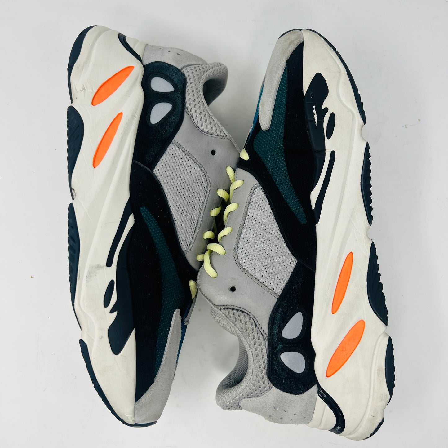 adidas Yeezy Boost 700 Wave Runner (SAMPLE)
