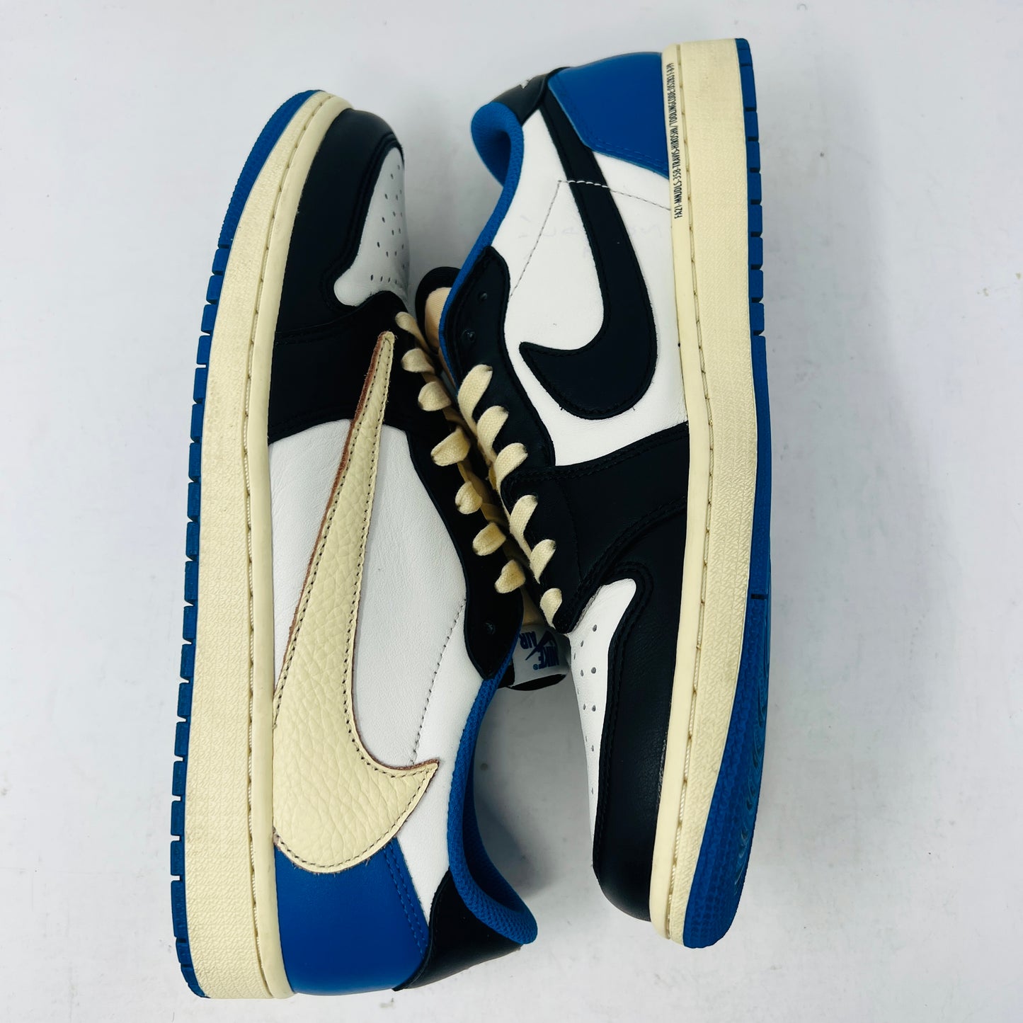 Jordan 1 Retro Low OG SP Fragment x Travis Scott