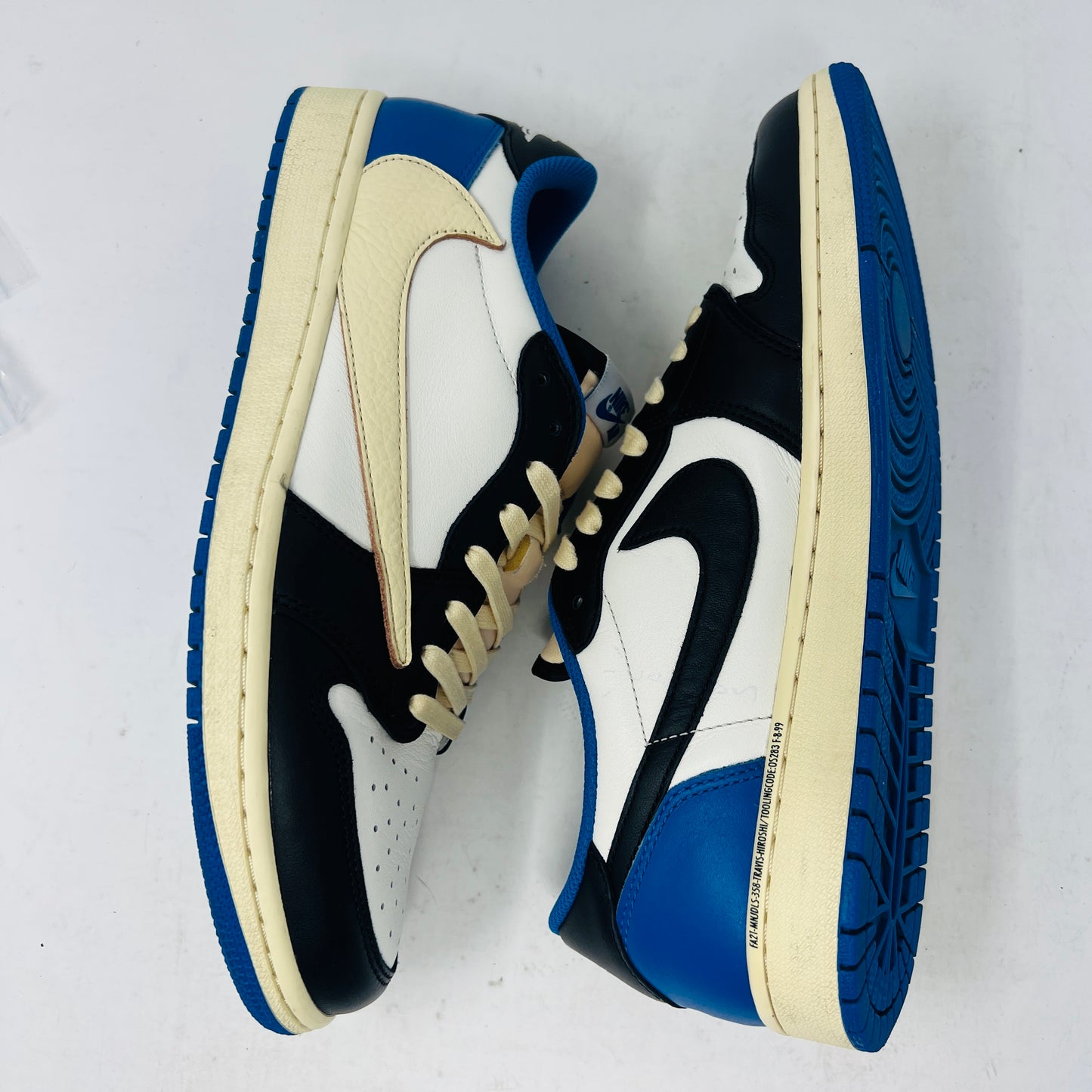 Jordan 1 Retro Low OG SP Fragment x Travis Scott