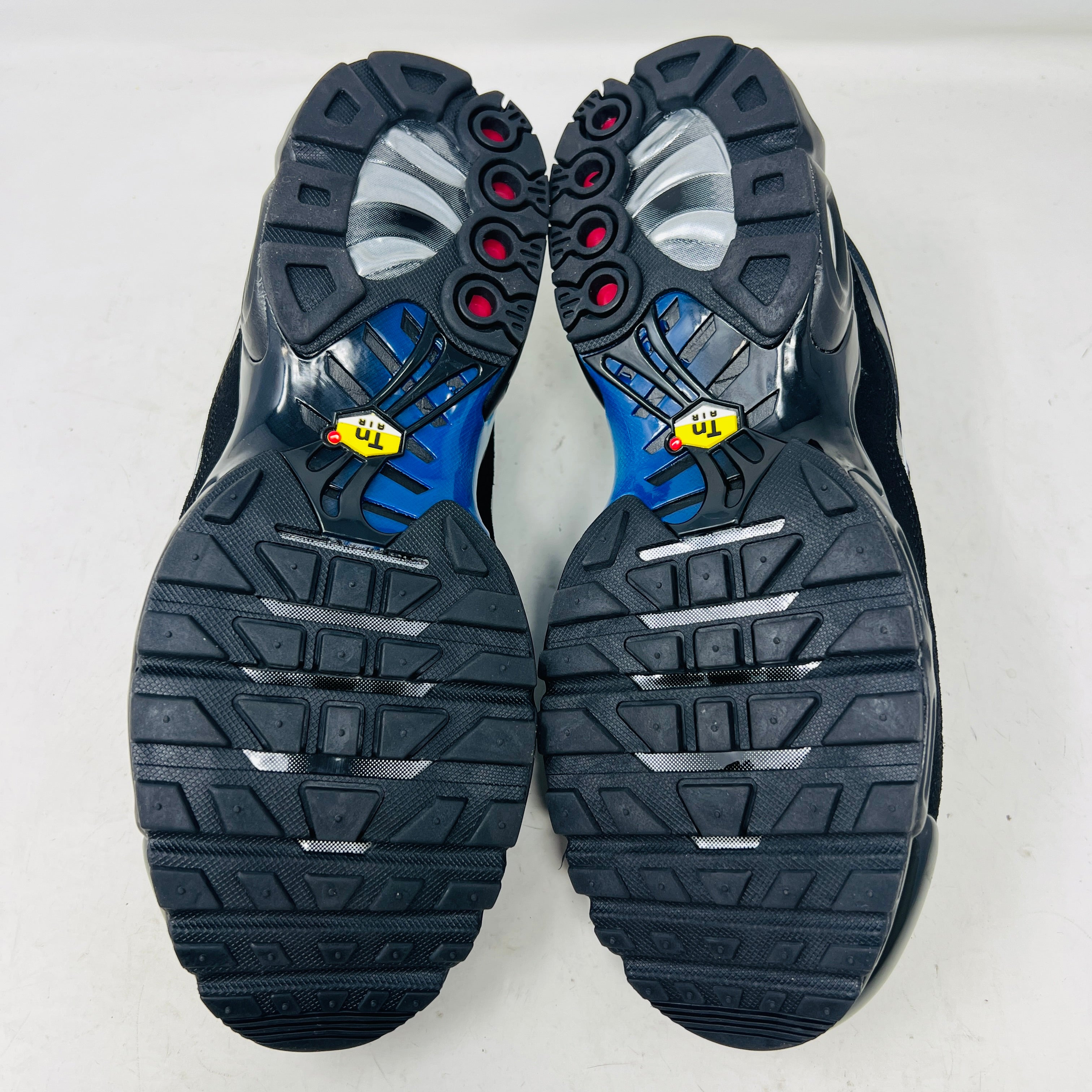 NIKE Air Max Plus ブラック レッド ブルー Nike Air Max Plus Black Blue Red – Holy Ground