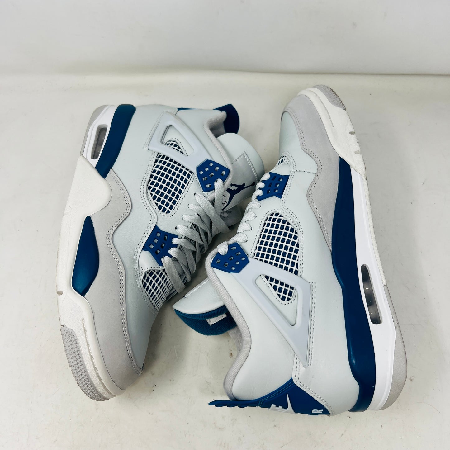 Jordan 4 Retro Military Blue (2024)