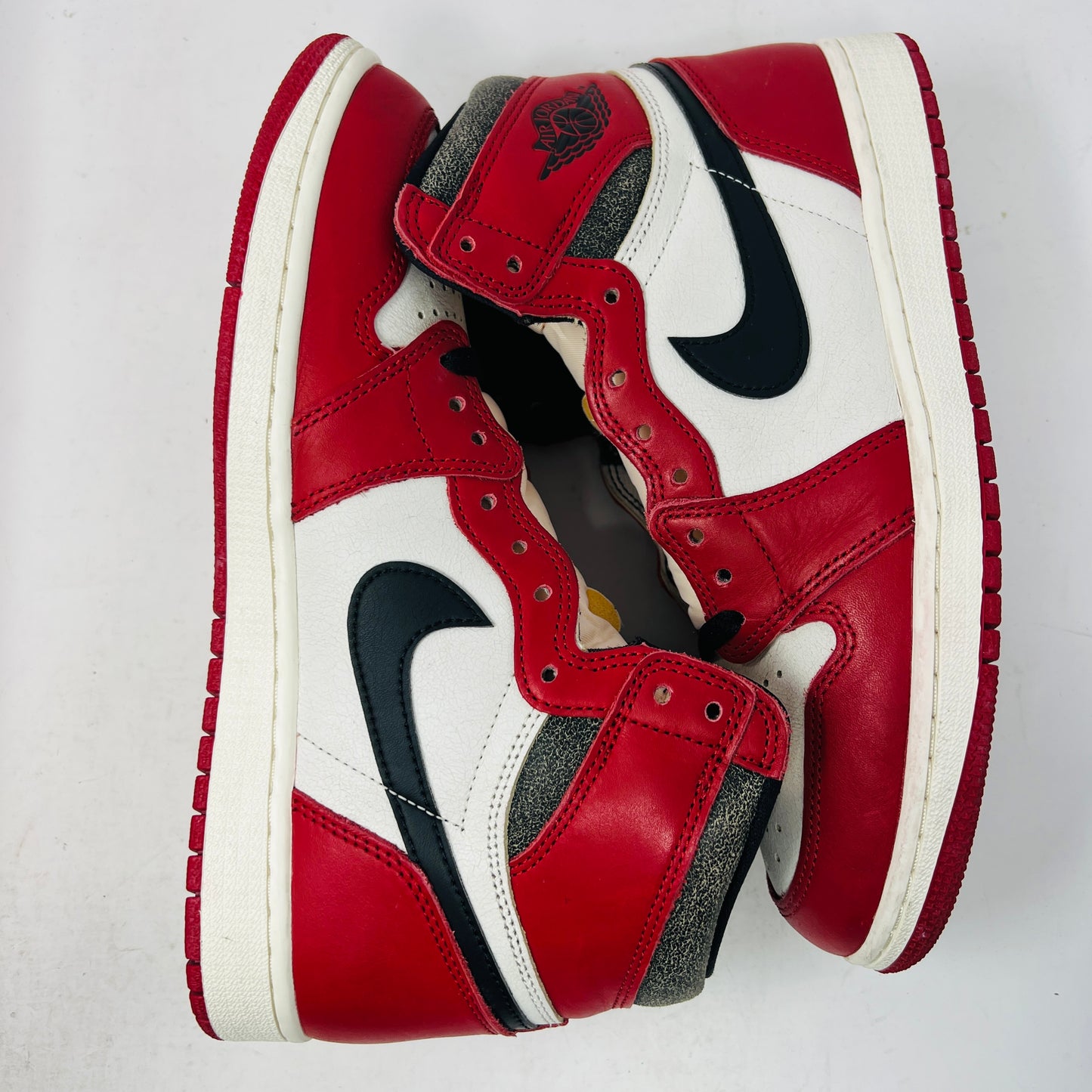 Jordan 1 Retro High OG Chicago Lost and Found