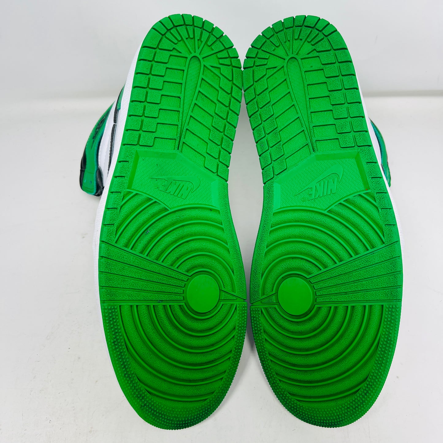 Jordan 1 Retro High OG Lucky Green