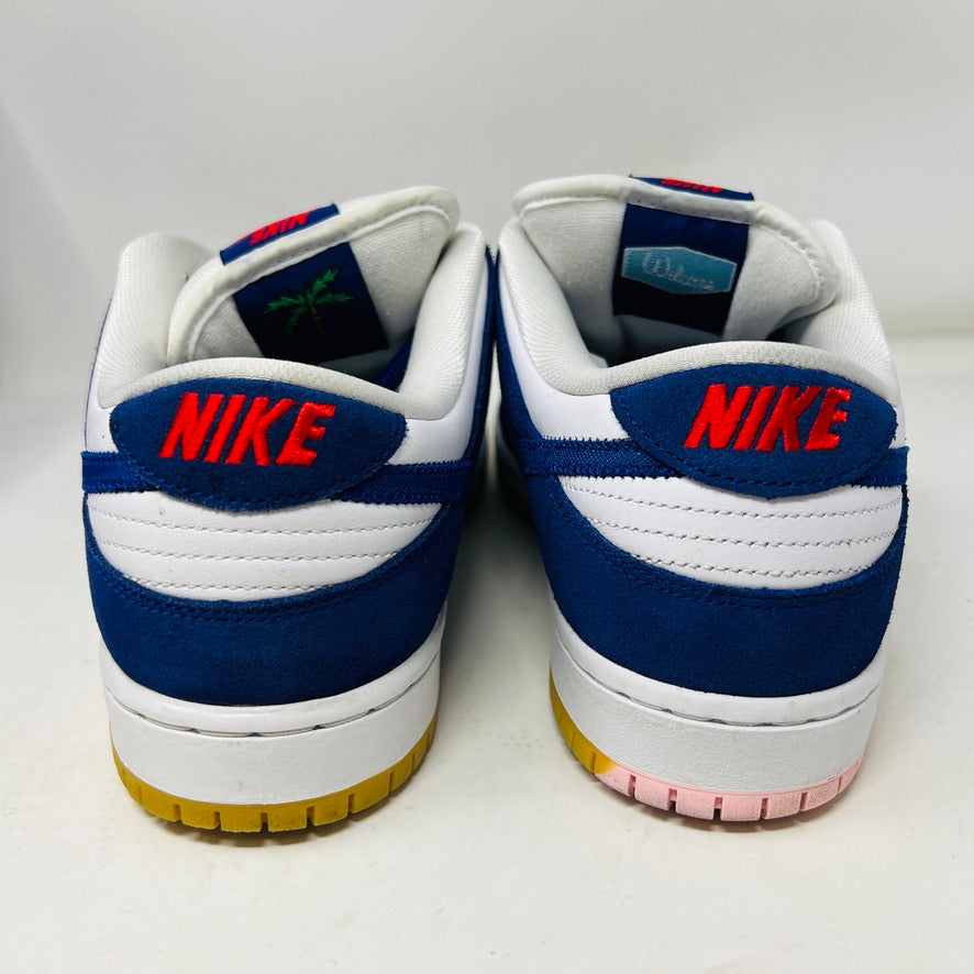 Nike SB Dunk Low Los Angeles Dodgers sneakers with box and extra laces, 2022 edition.