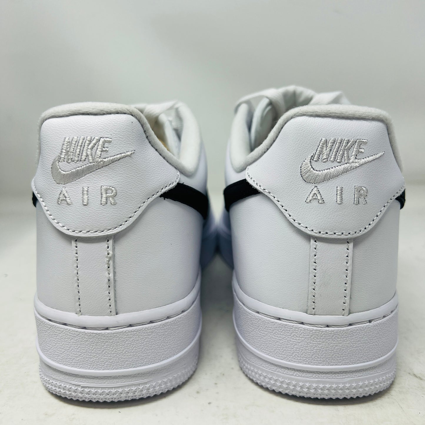 Nike Air Force 1 Low Supreme White Black