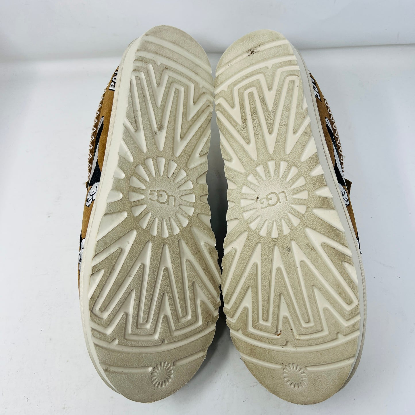 UGG Tasman Slipper Palace x Looney Tunes Chestnut