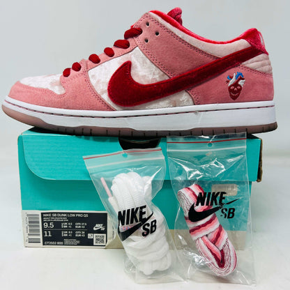 Nike SB Dunk Low StrangeLove Skateboards sneaker with box and extra laces, size 9.5, 2020 model.
