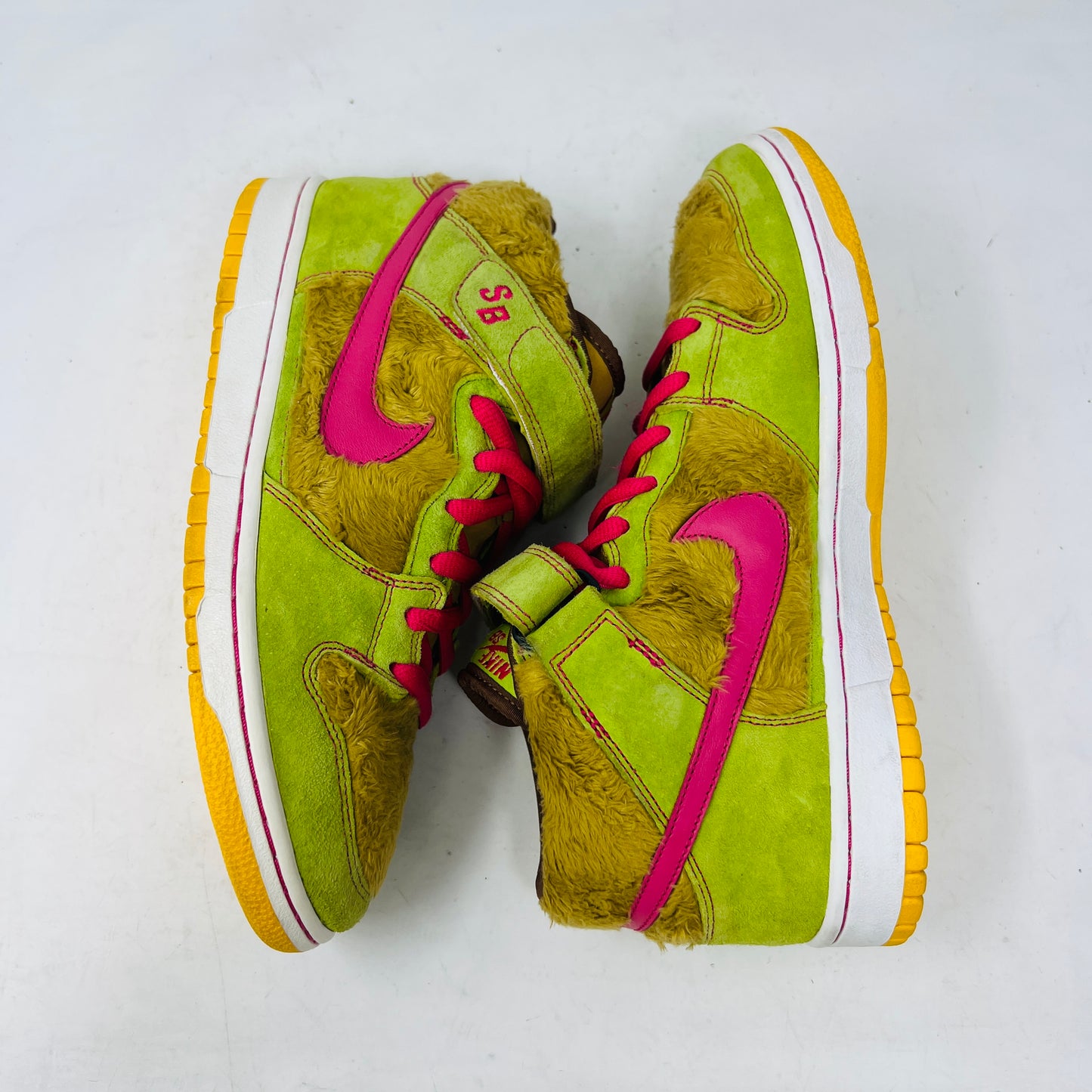Nike SB Dunk Mid Mama Bear