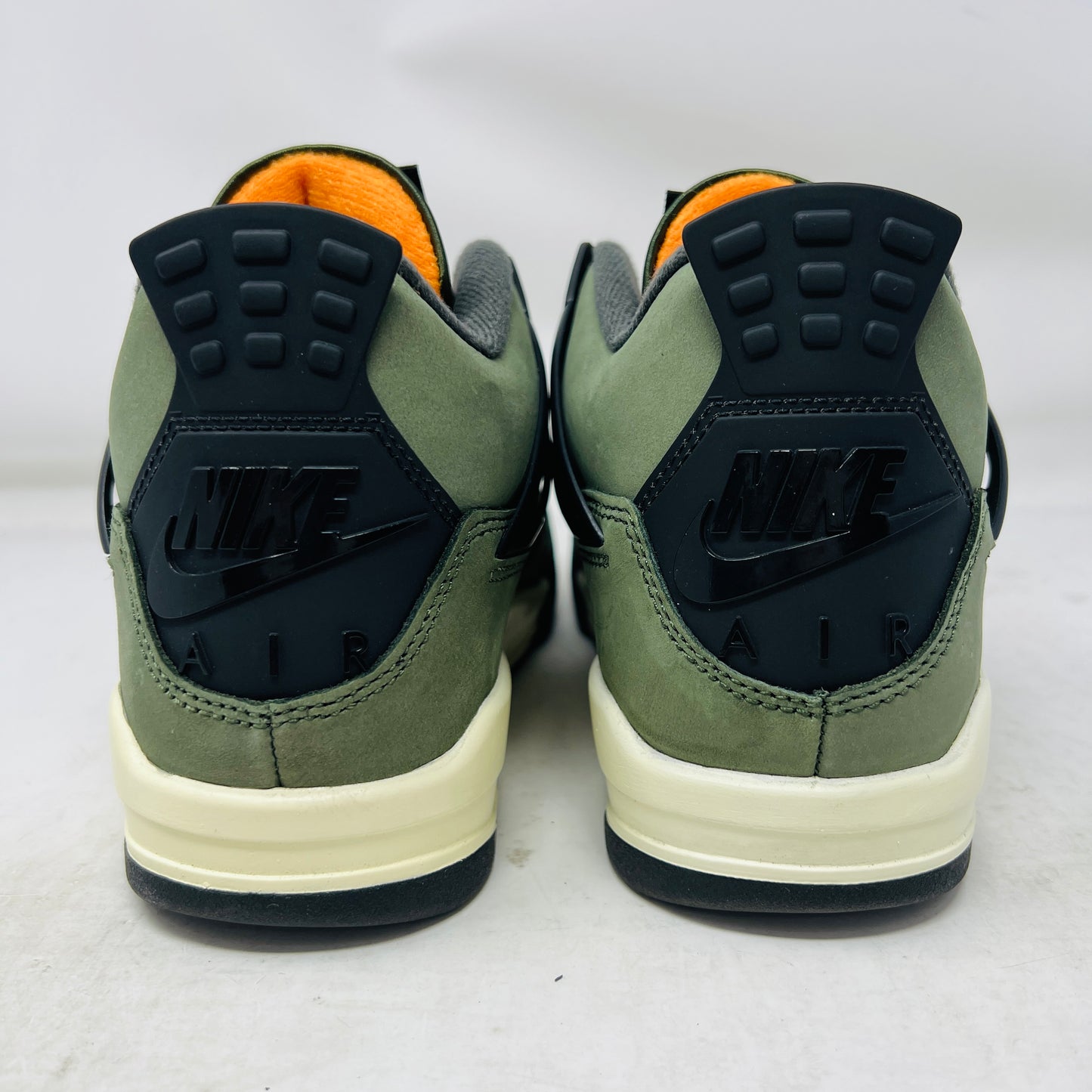 Jordan 4 Retro OG SP Undefeated (2025)