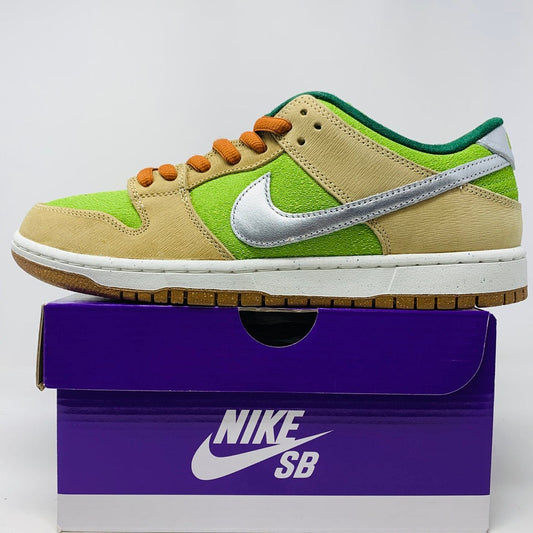 Nike SB Dunk Low Escargot sneakers, brand new, 2024 model, green and beige tones, displayed on Nike SB box.