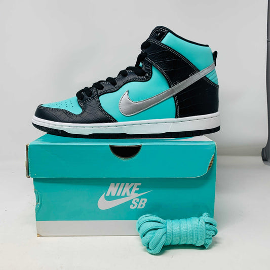 Nike SB Dunk High Diamond Supply 2014 sneakers with Tiffany laces, brand new.