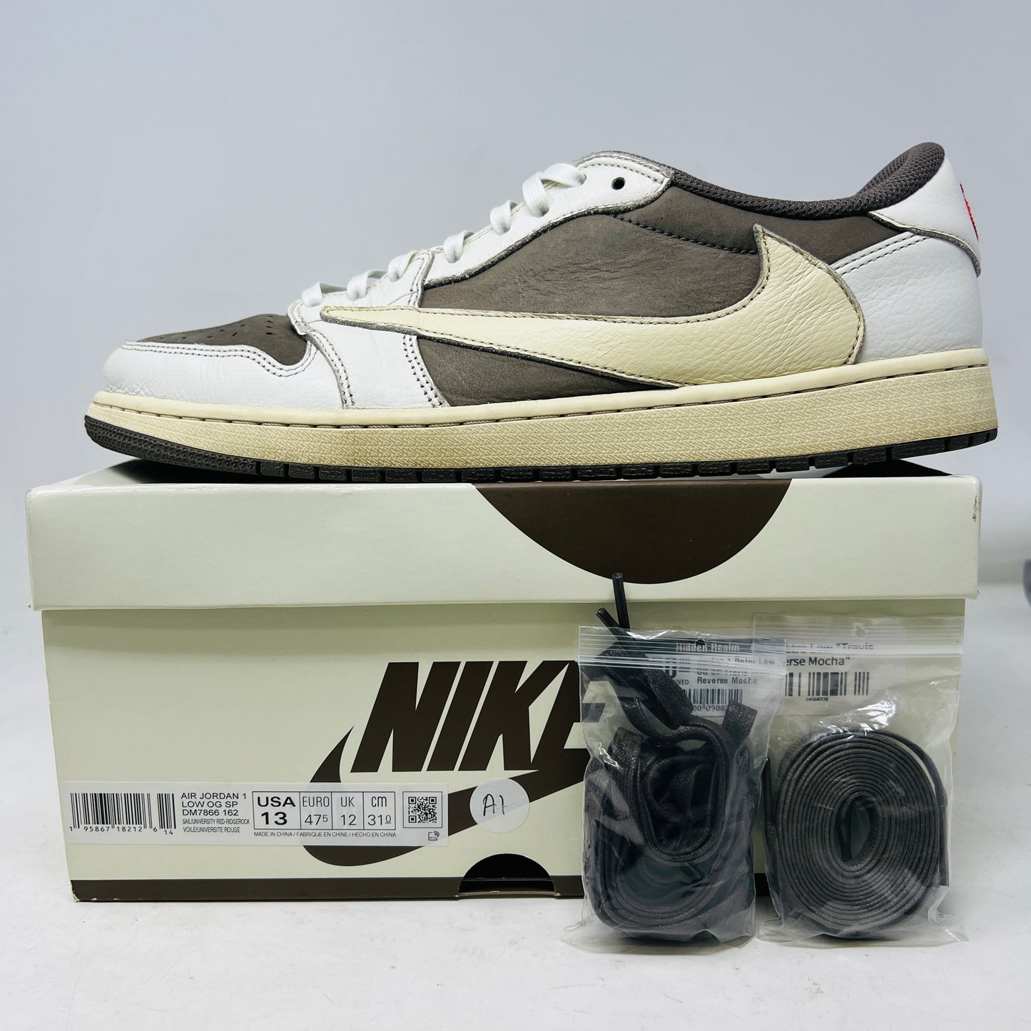 Jordan 1 Retro Low OG SP Travis Scott Reverse Mocha