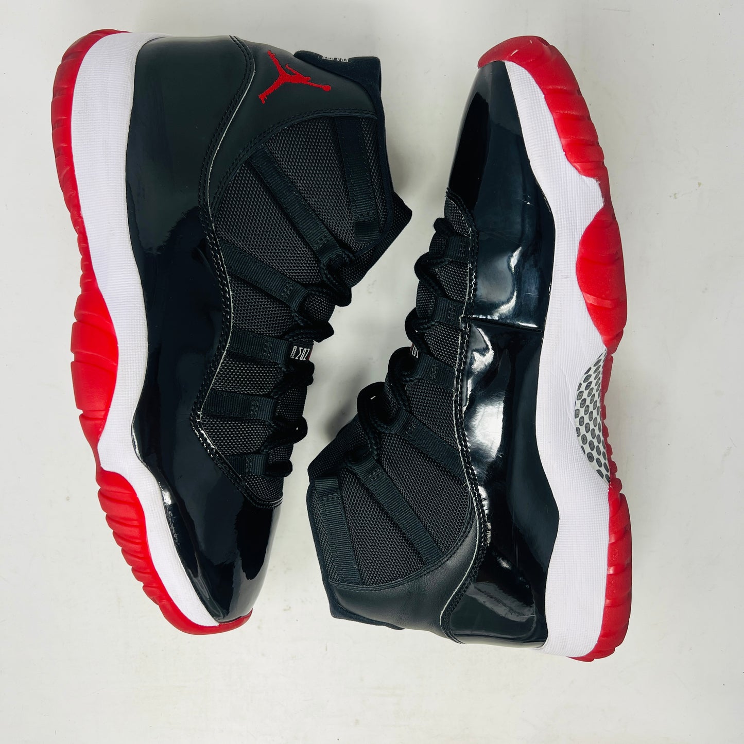 Jordan 11 Retro Playoffs Bred (2019)