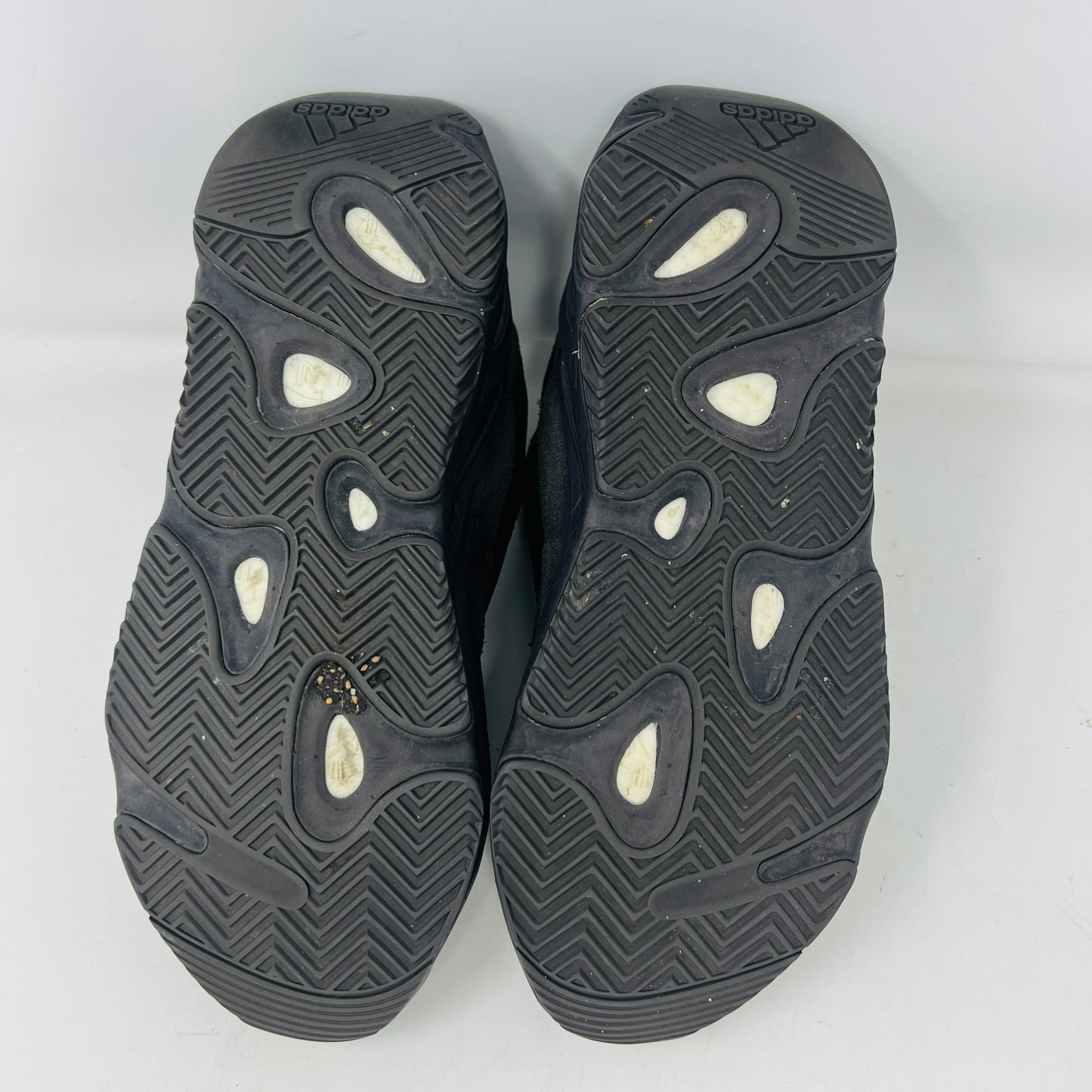 adidas Yeezy Boost 700 V2 Vanta