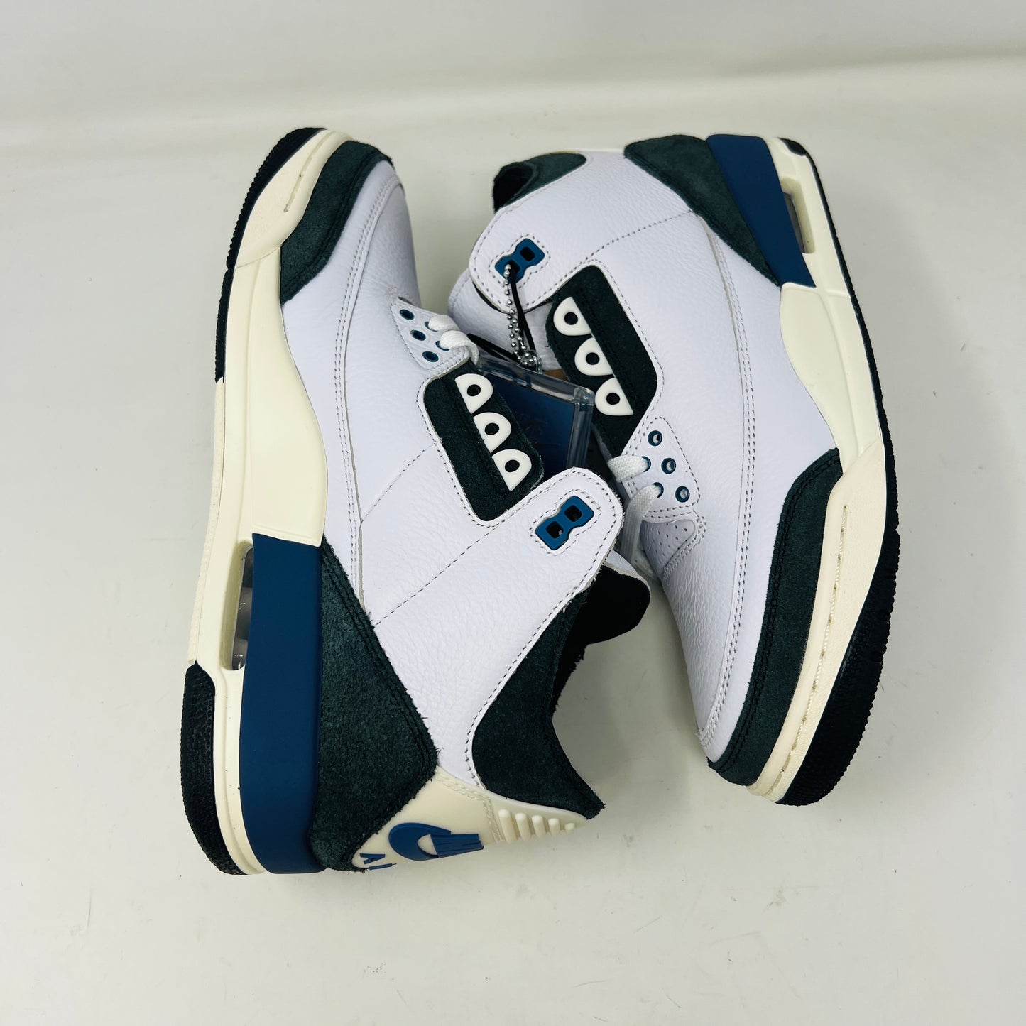 Jordan 3 Retro OG SP A Ma Maniére Diffused Blue