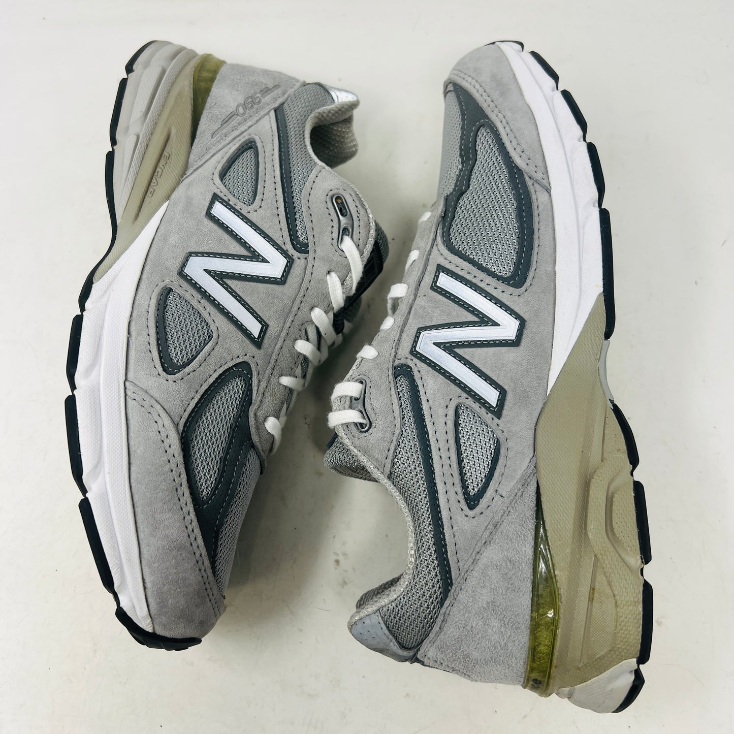 New Balance 990v4 Grey