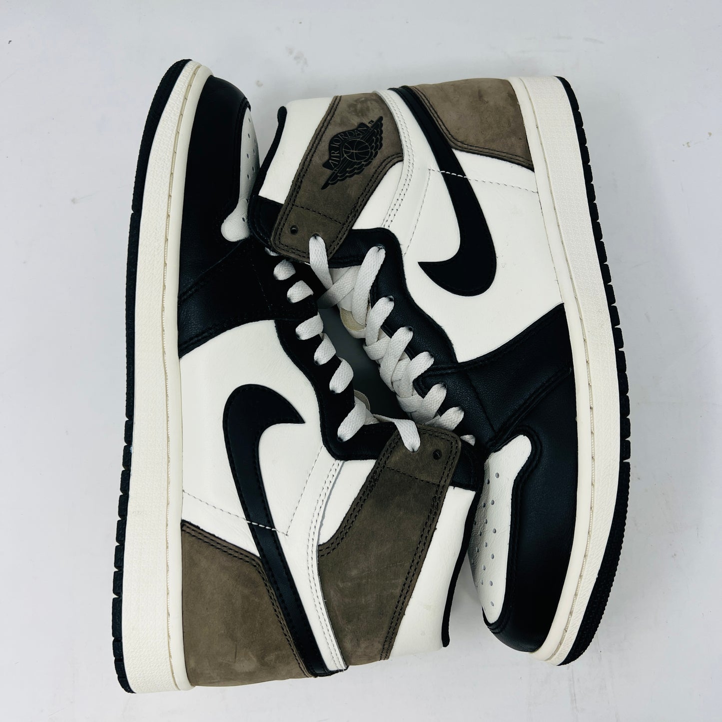 Jordan 1 Retro High Dark Mocha