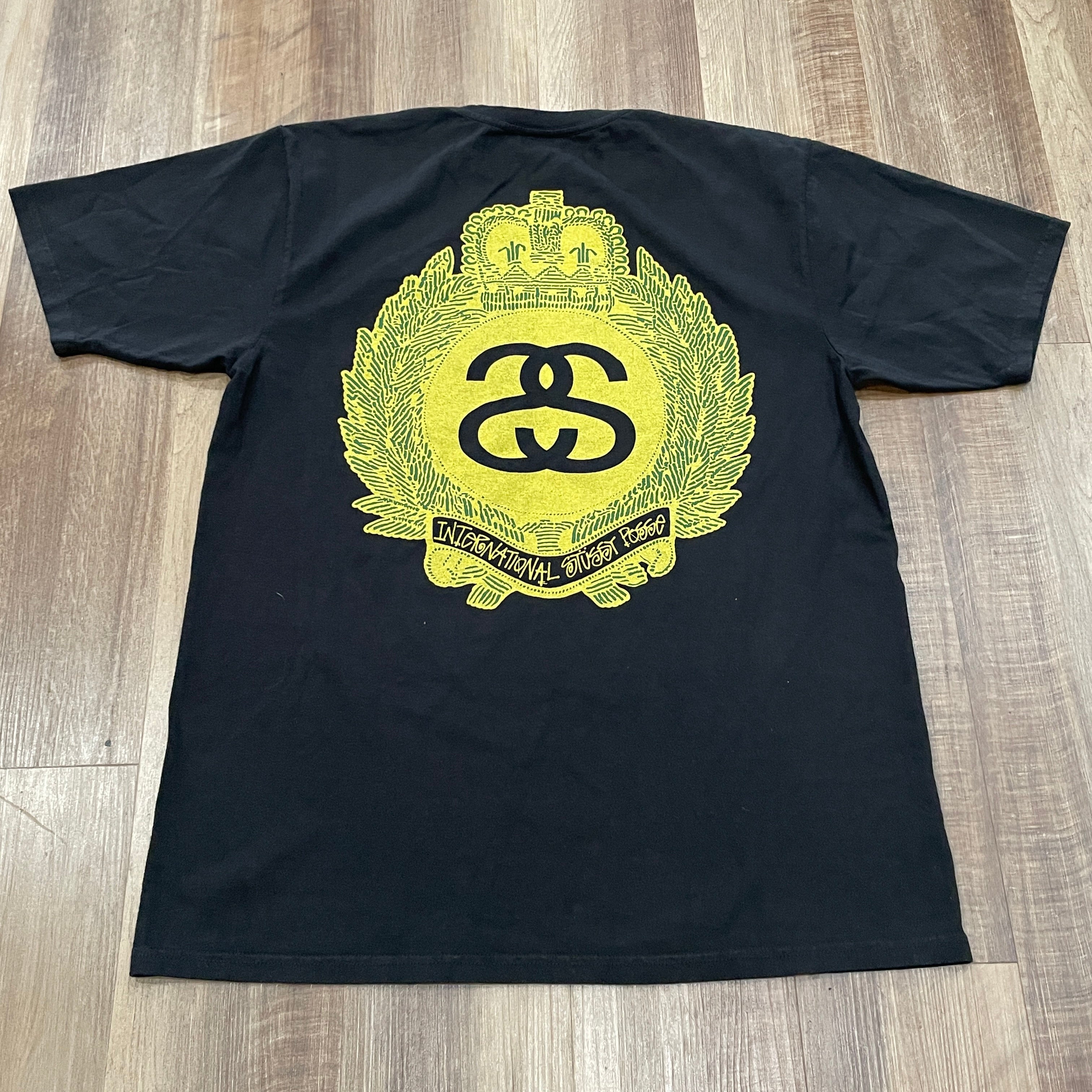 ★関税込★STUSSY★CROWN WREATH PIGMENT DYED TEE★TOMATO★ 1904911_NATL_1_53b5acdd-bf4f-