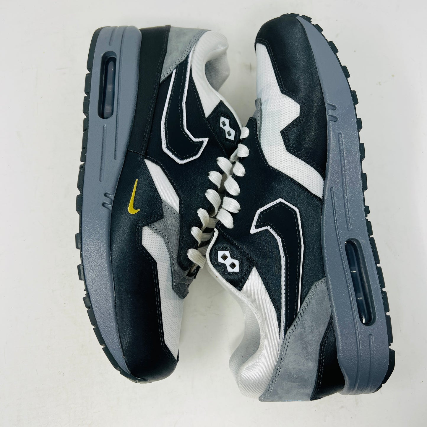 Nike Air Max 1 .SWOOSH Low Poly Big Head Mode