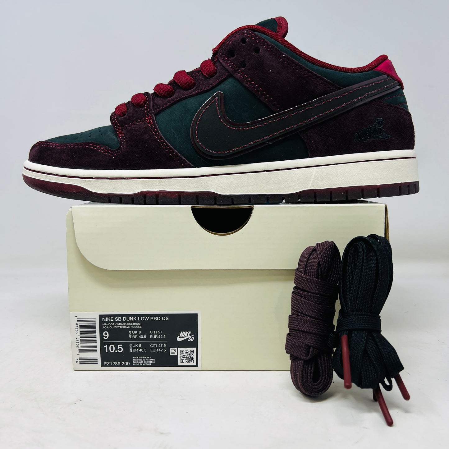 Nike SB Dunk Low Riot Skateshop