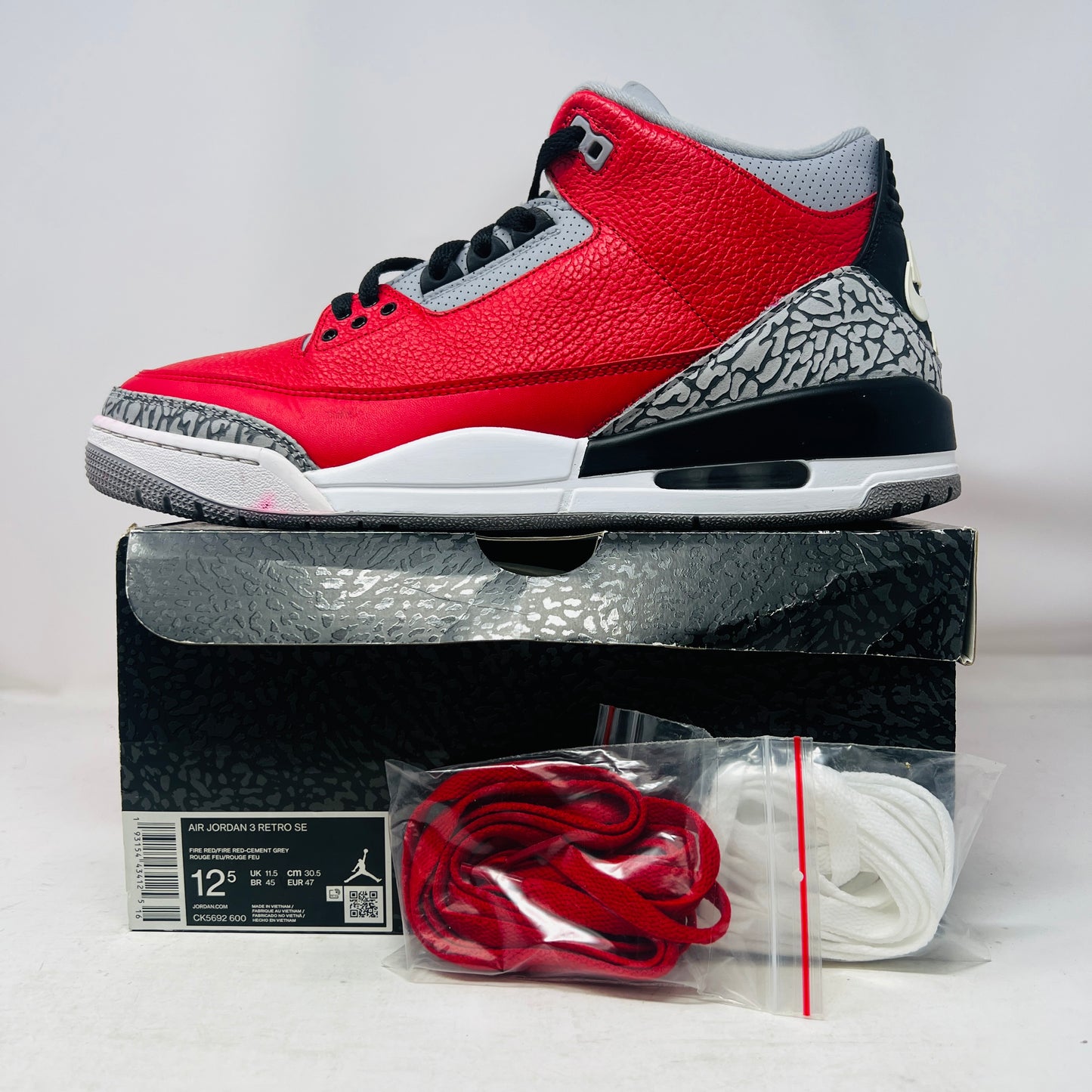 Jordan 3 Retro SE Unite