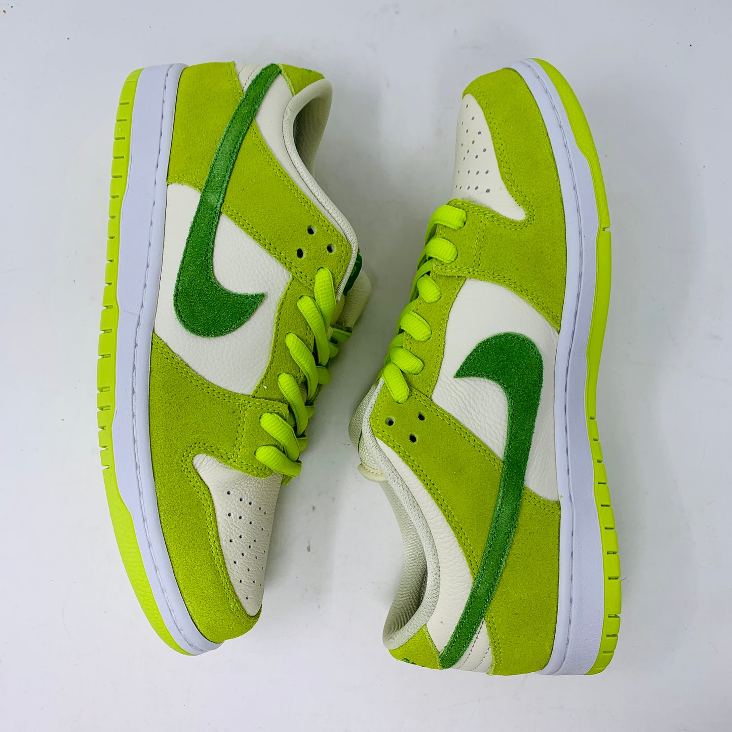 Nike SB Dunk Low Green Apple