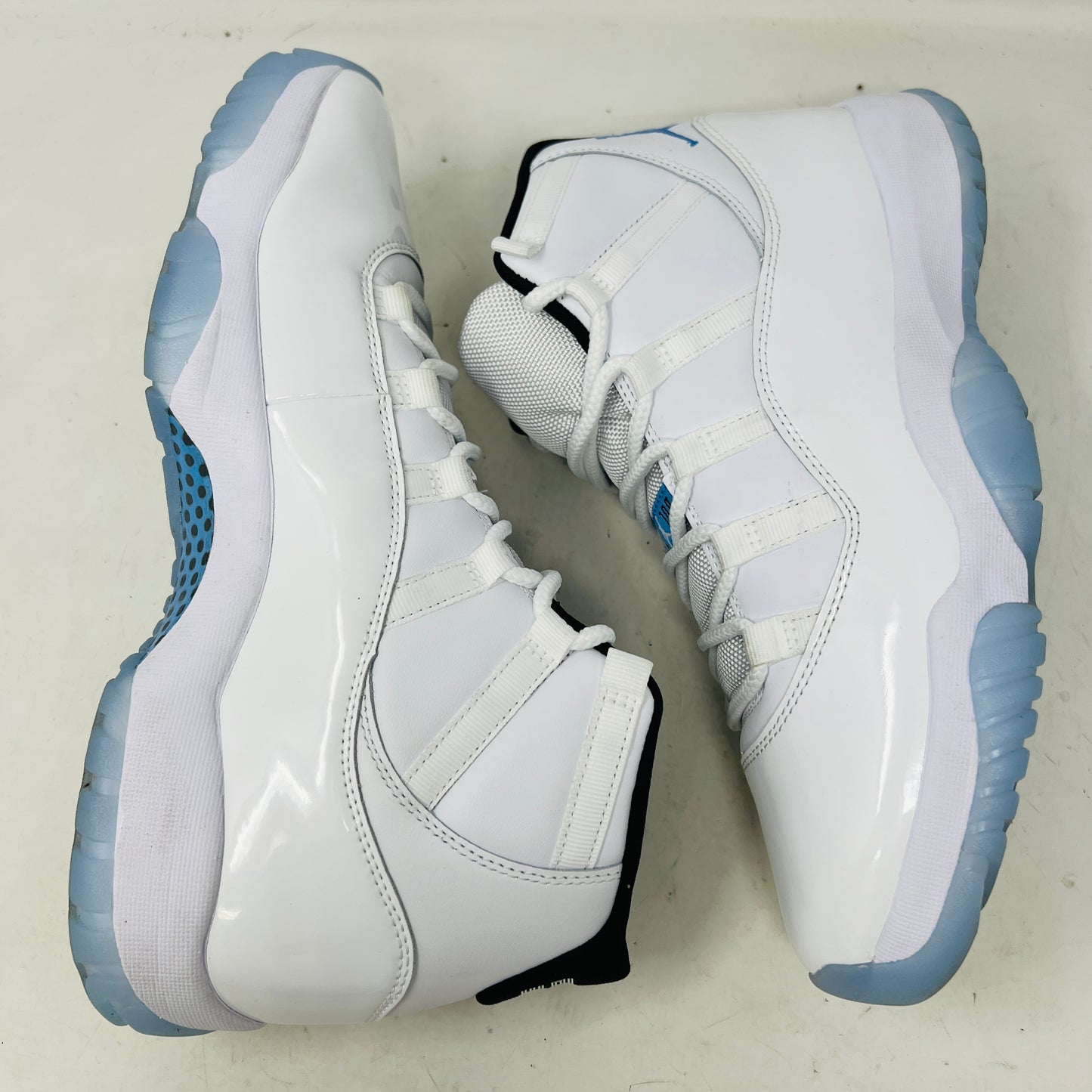 Jordan 11 Retro Legend Blue (2024)