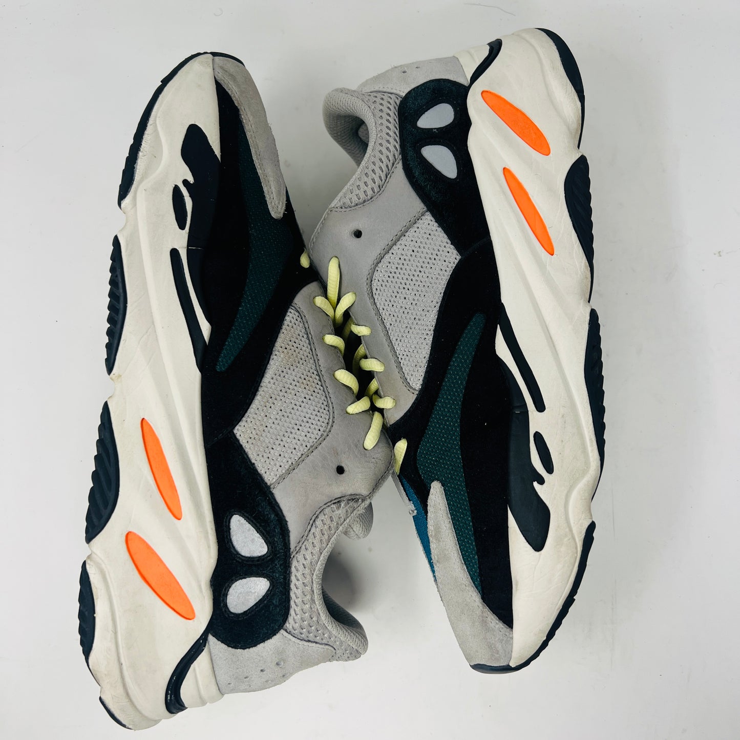 adidas Yeezy Boost 700 Wave Runner (SAMPLE)