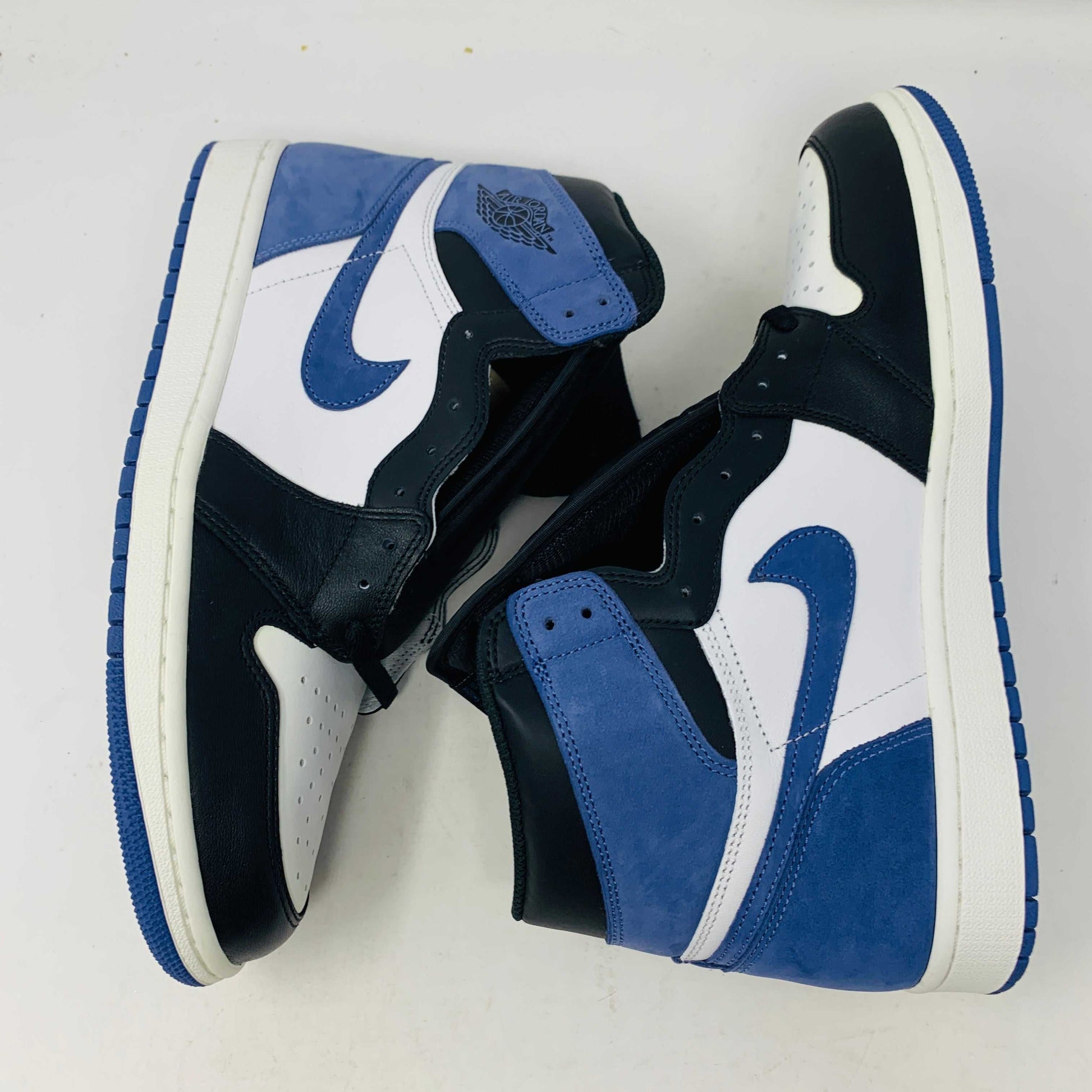 Jordan 1 High Blue Moon sneakers, brand new, 2018 model with extra blue laces.