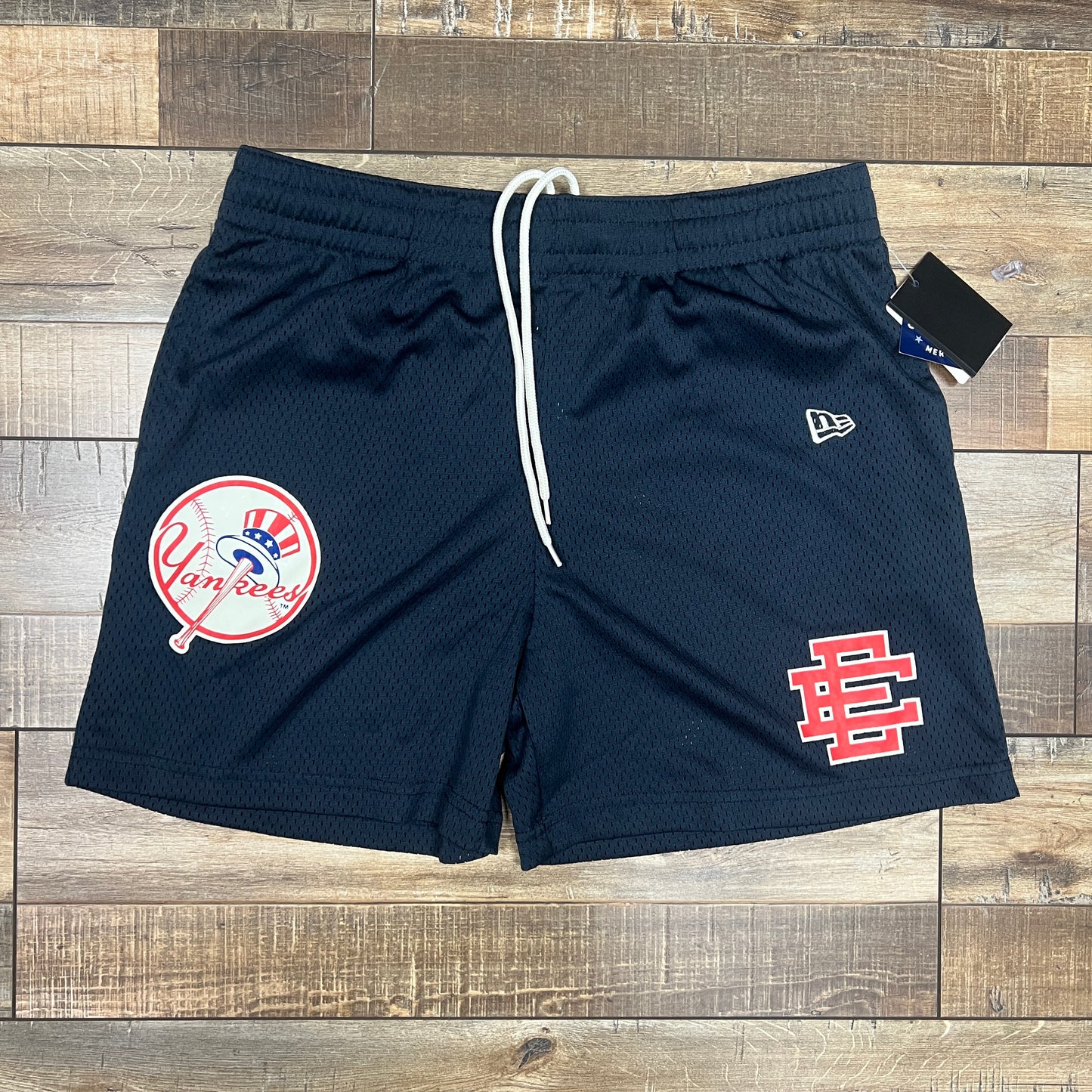 EE Basic Short New York Yankee