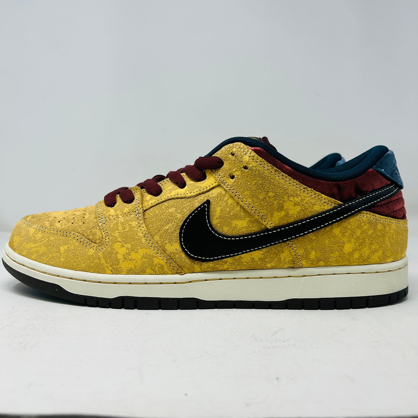 Nike SB Dunk Low City of Cinema
