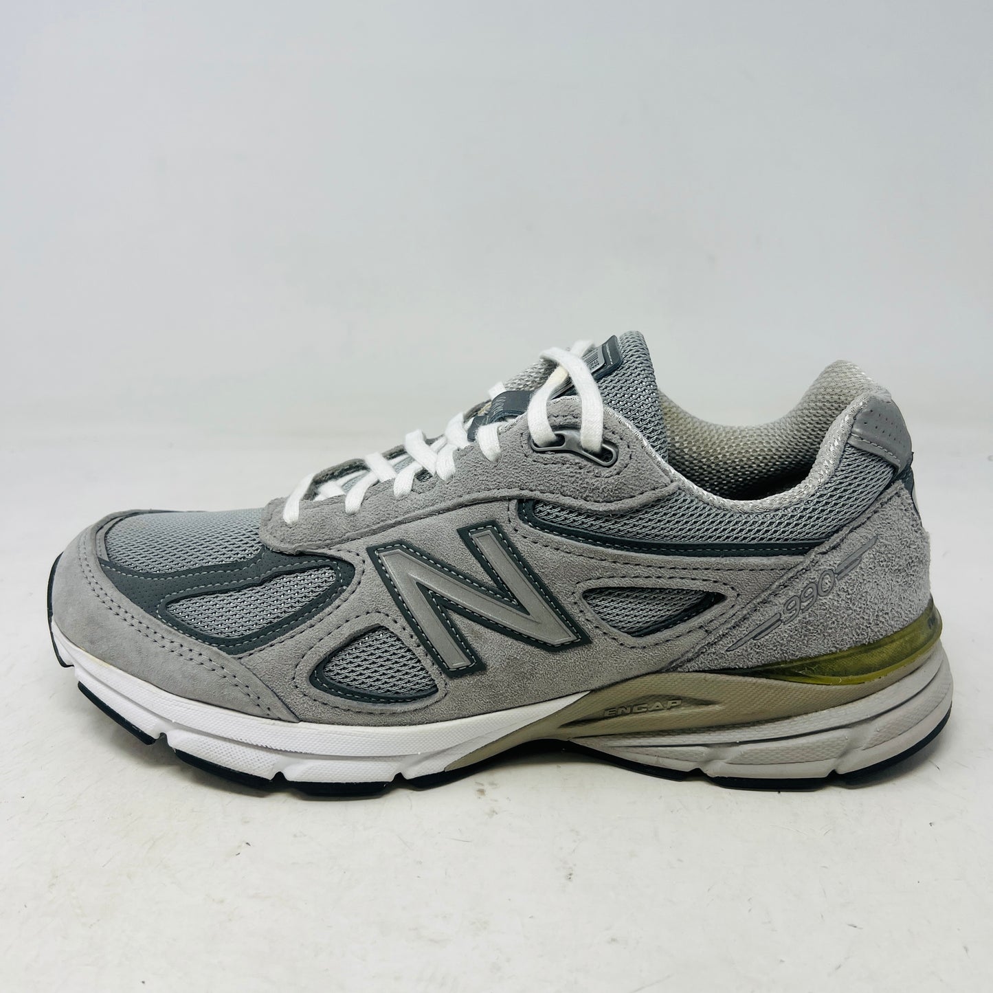 New Balance 990v4 Grey
