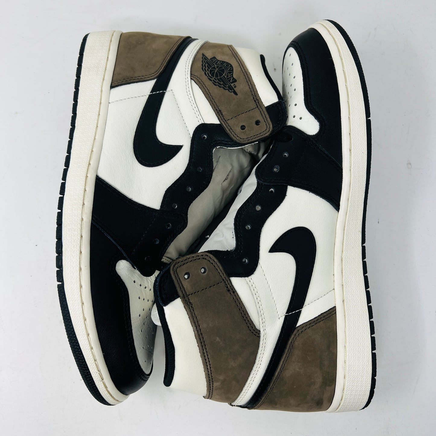 Jordan 1 Retro High Dark Mocha