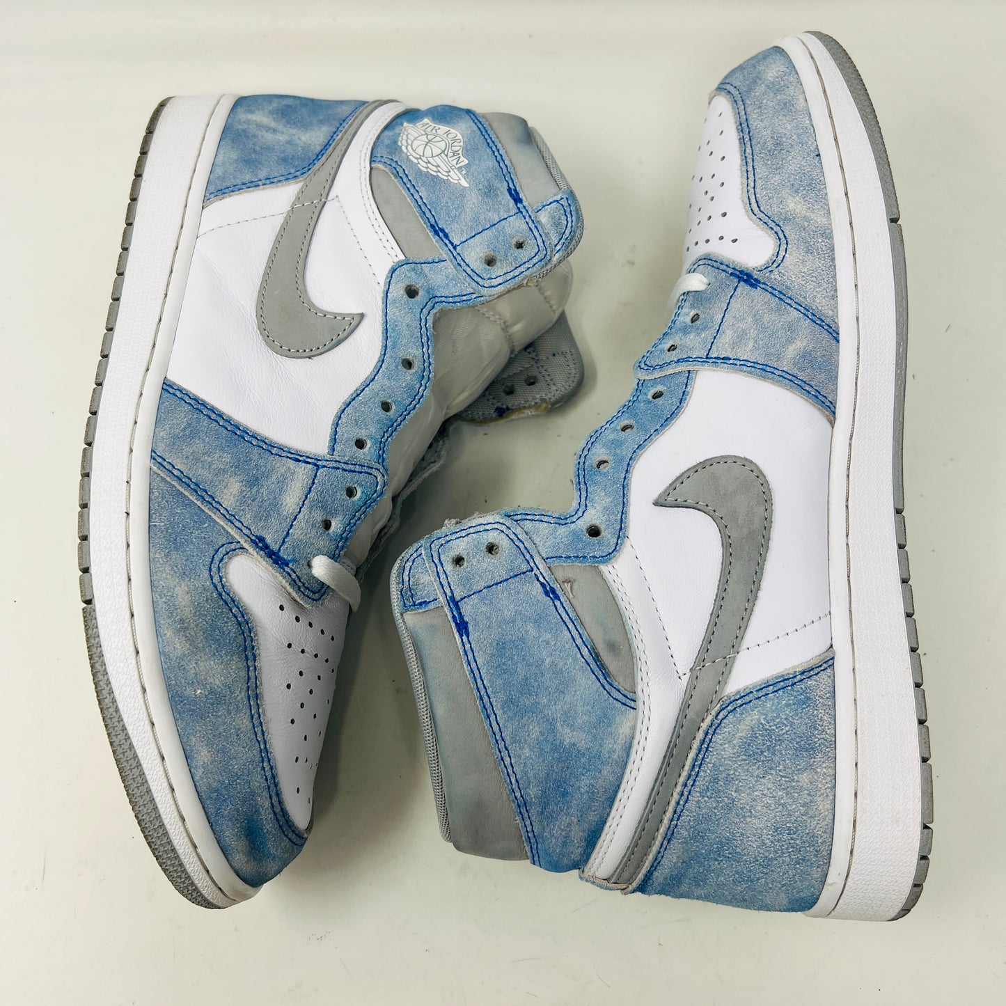 Jordan 1 Retro High Hyper Royal Smoke Grey