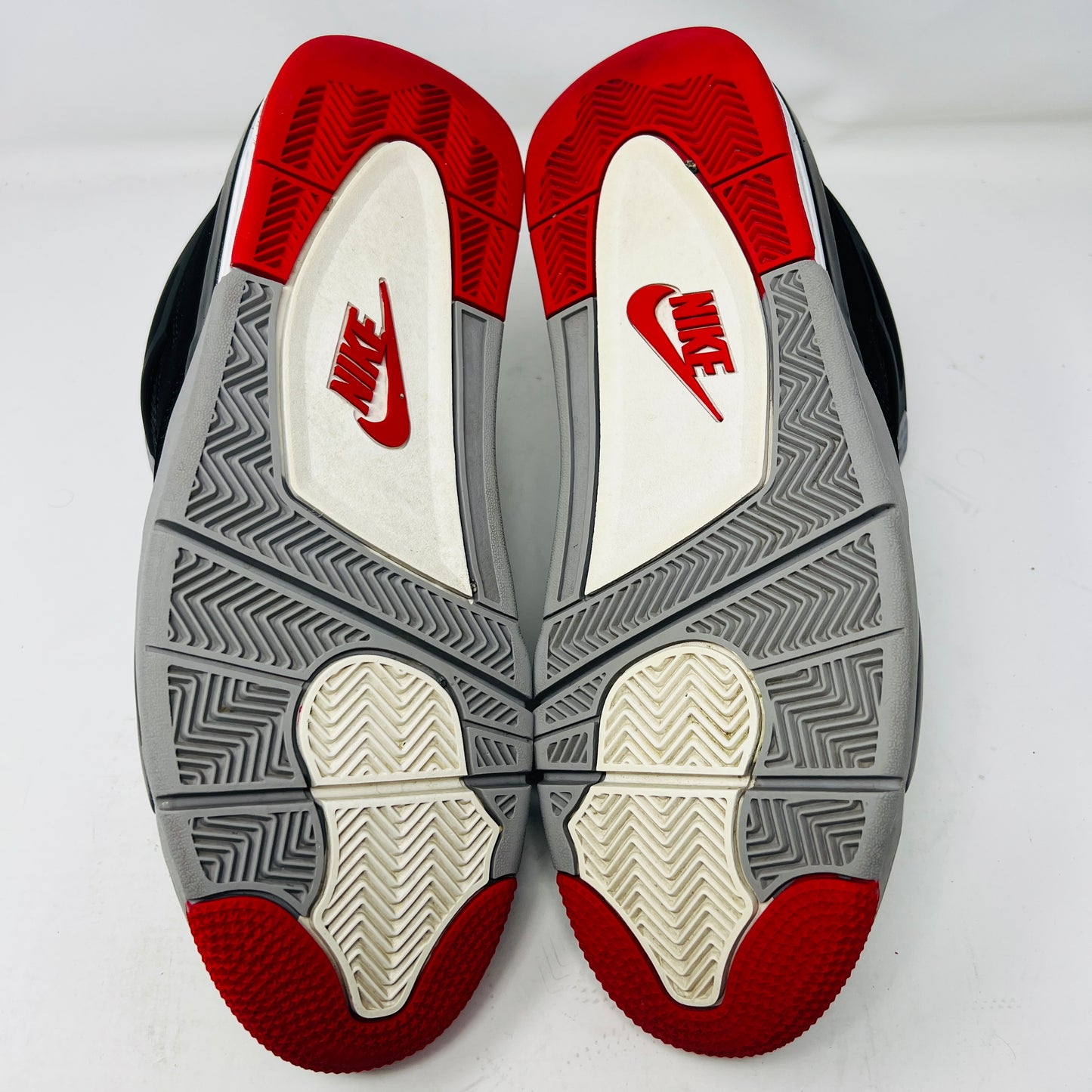 Jordan 4 Retro Bred (2019)