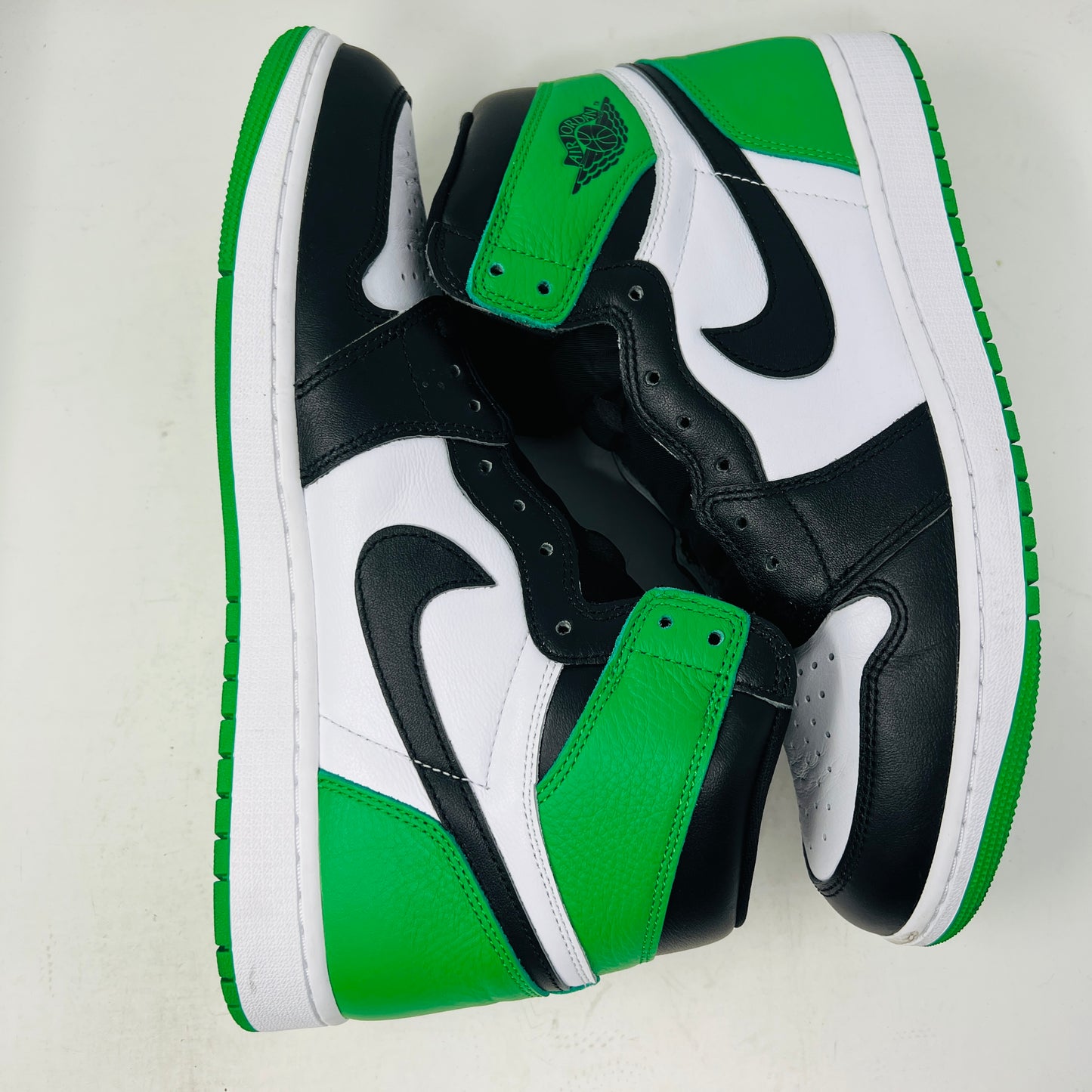 Jordan 1 Retro High OG Lucky Green