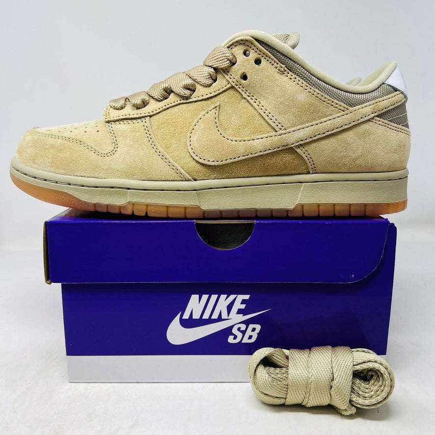 Nike SB Dunk Low Pro B Parachute Beige sneakers brand new with extra laces and good box condition 2025