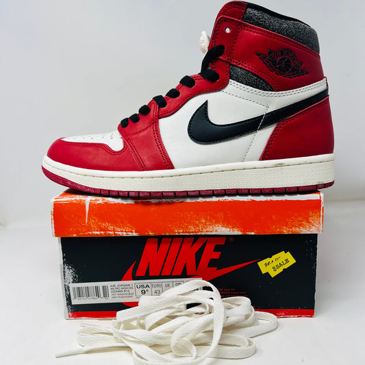 Jordan 1 Retro High OG Chicago Lost and Found sneakers in excellent condition with box and extra laces, 2022 edition.