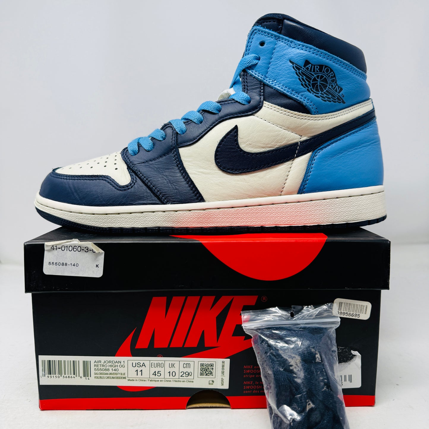 Jordan 1 Retro High Obsidian