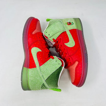 Nike SB Dunk High Strawberry Cough
