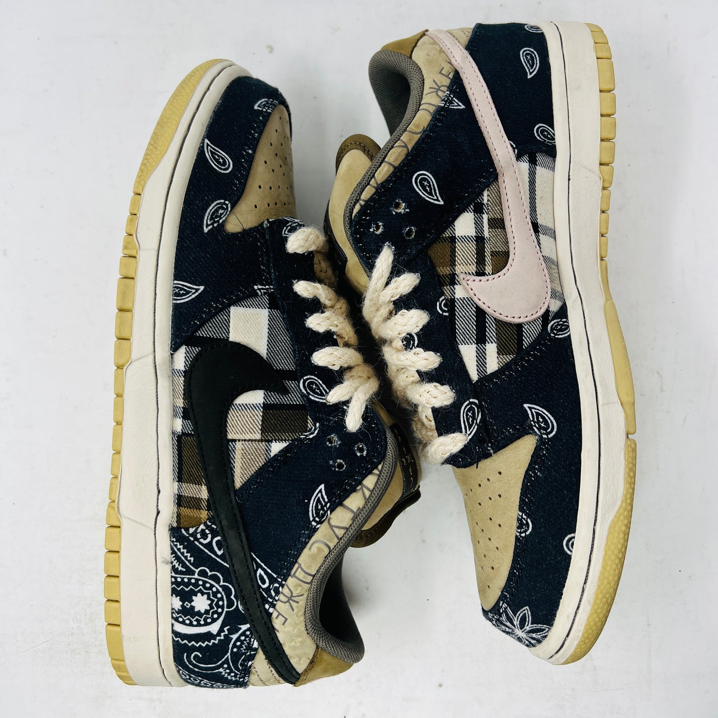 Nike SB Dunk Low Travis Scott (Special Box)