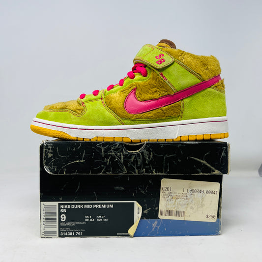 Nike SB Dunk Mid Mama Bear
