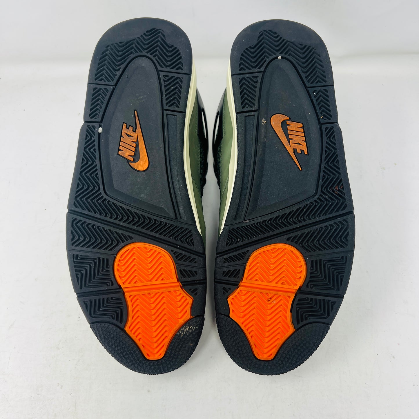 Jordan 4 Retro OG SP Undefeated (2025)