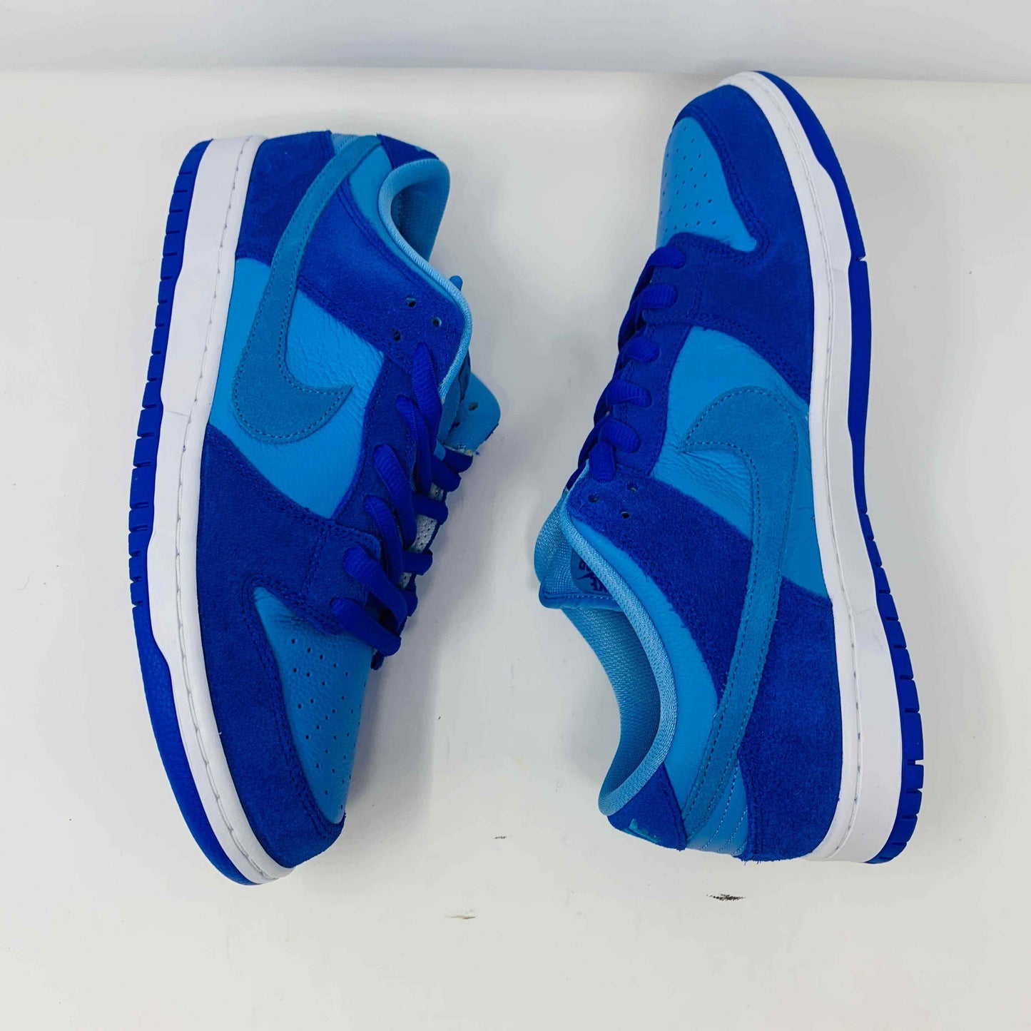 Nike SB Dunk Low Blue Raspberry sneakers with blue laces, brand new, 2022 release.