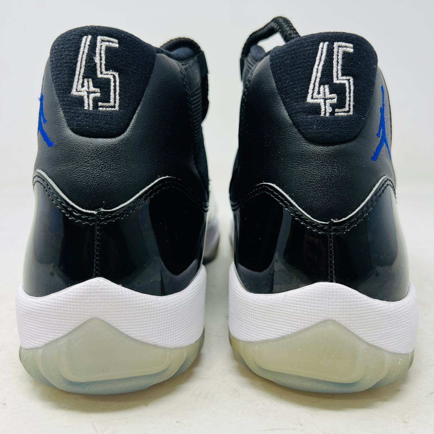 Jordan 11 Retro Space Jam (2016)